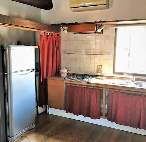 Romantic In The Historical Heart Of *